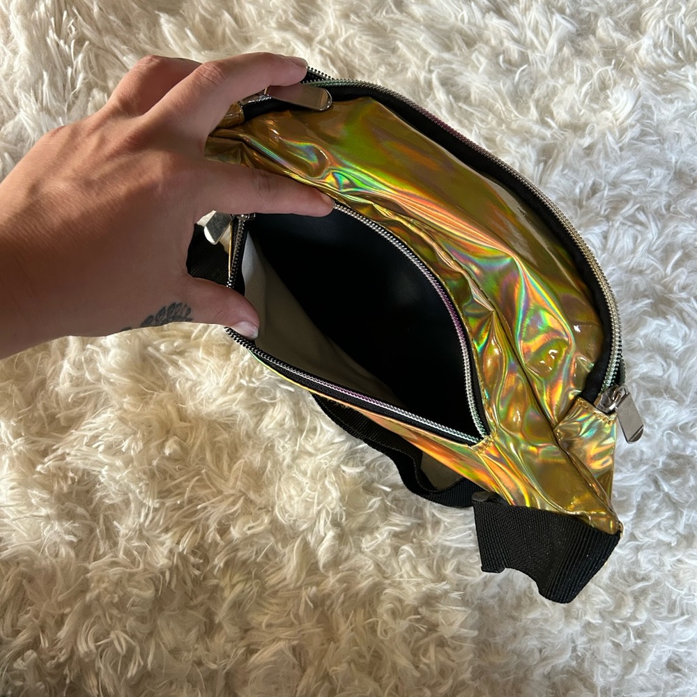 Metallic Adjustable Fanny Pack - Picture 7 of 7
